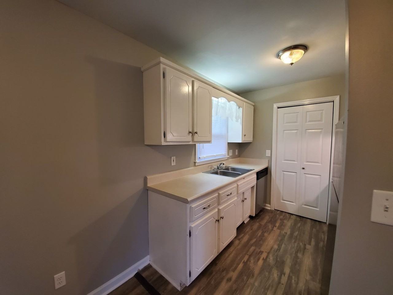 815 Princeton Cir - Photo 6 of 19