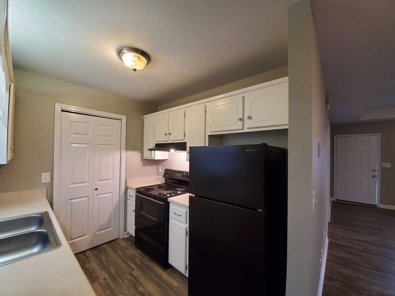815 Princeton Cir - Photo 7 of 19