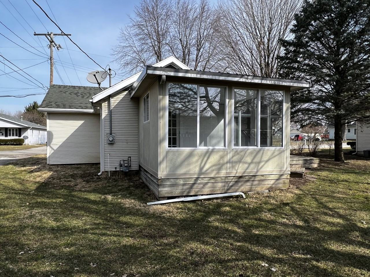 1204 Baker Ave - Photo 4 of 17