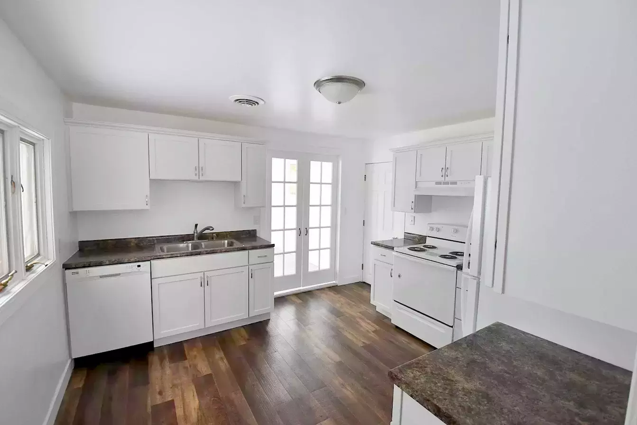 1204 Baker Ave - Photo 6 of 17