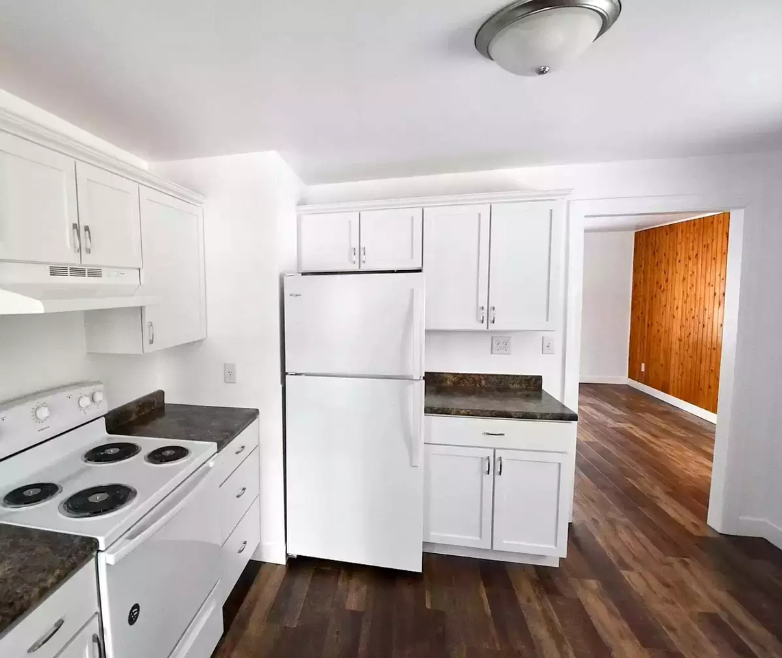 1204 Baker Ave - Photo 7 of 17