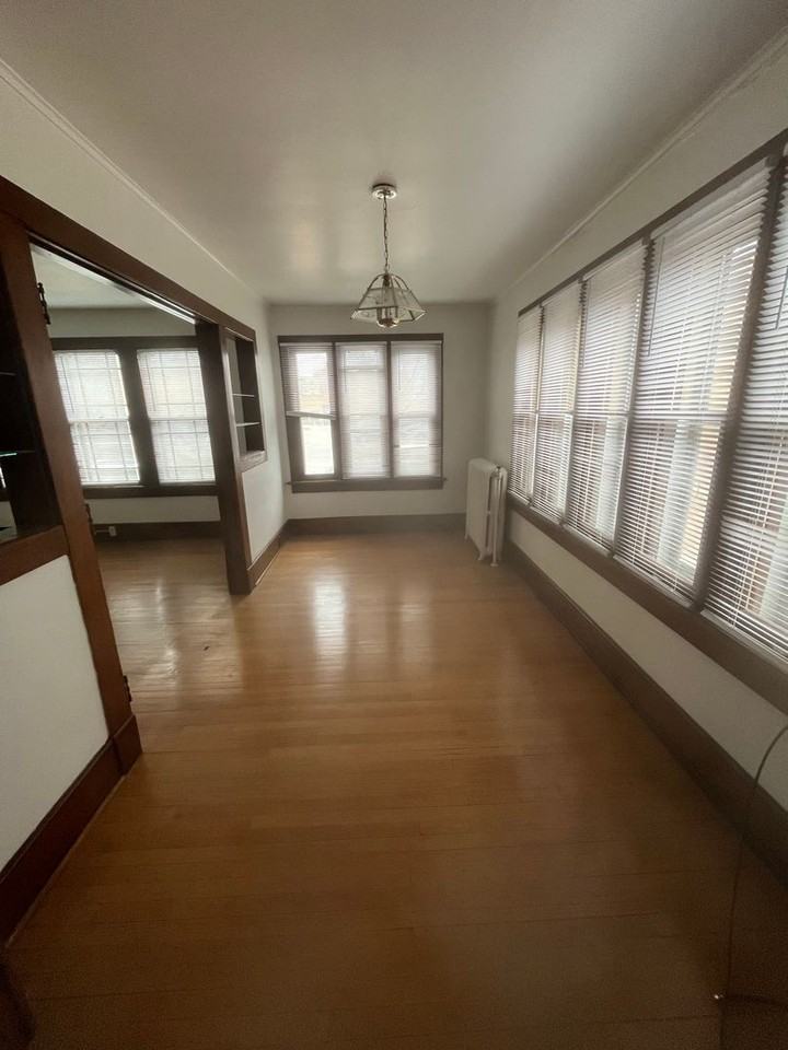 910 2nd Ave North - Photo 3 of 13