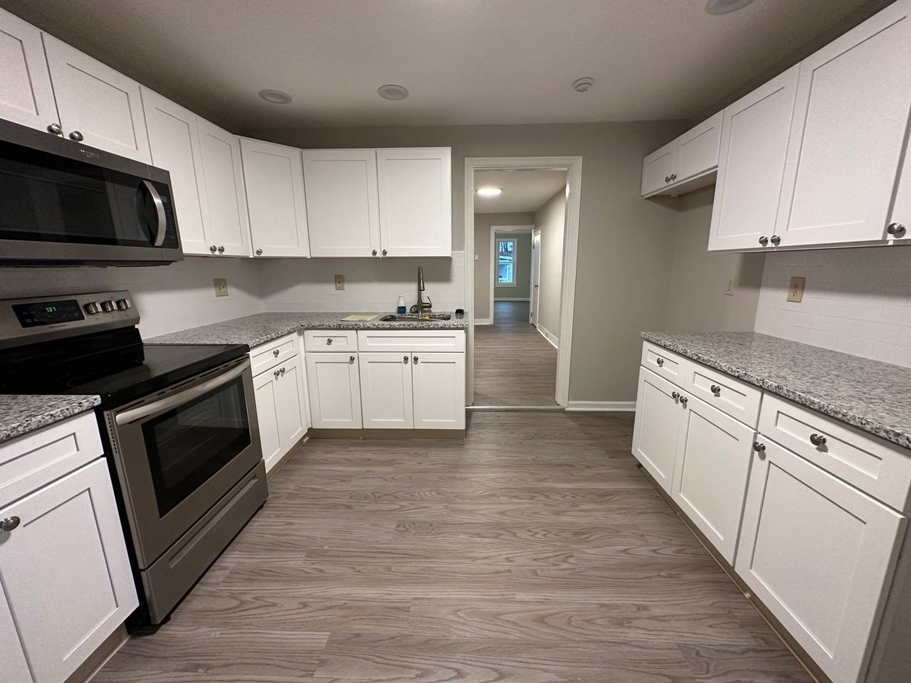 204 S Margaretta St - Photo 2 of 12