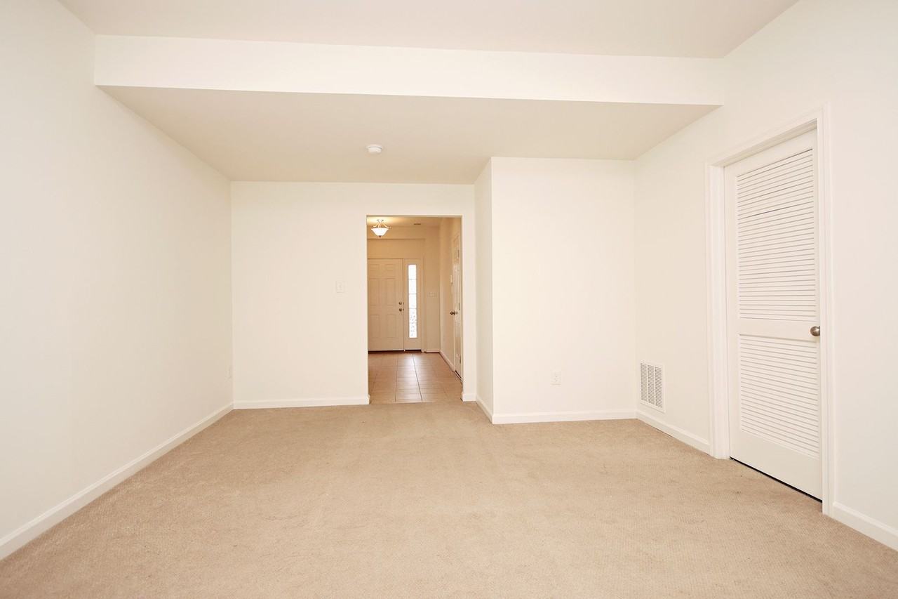 1557 Montessori Ter - Photo 4 of 22