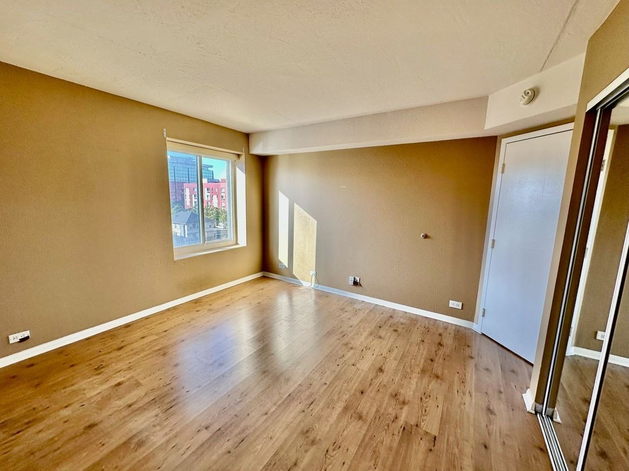 1514 7th Ave - Photo 6 of 14