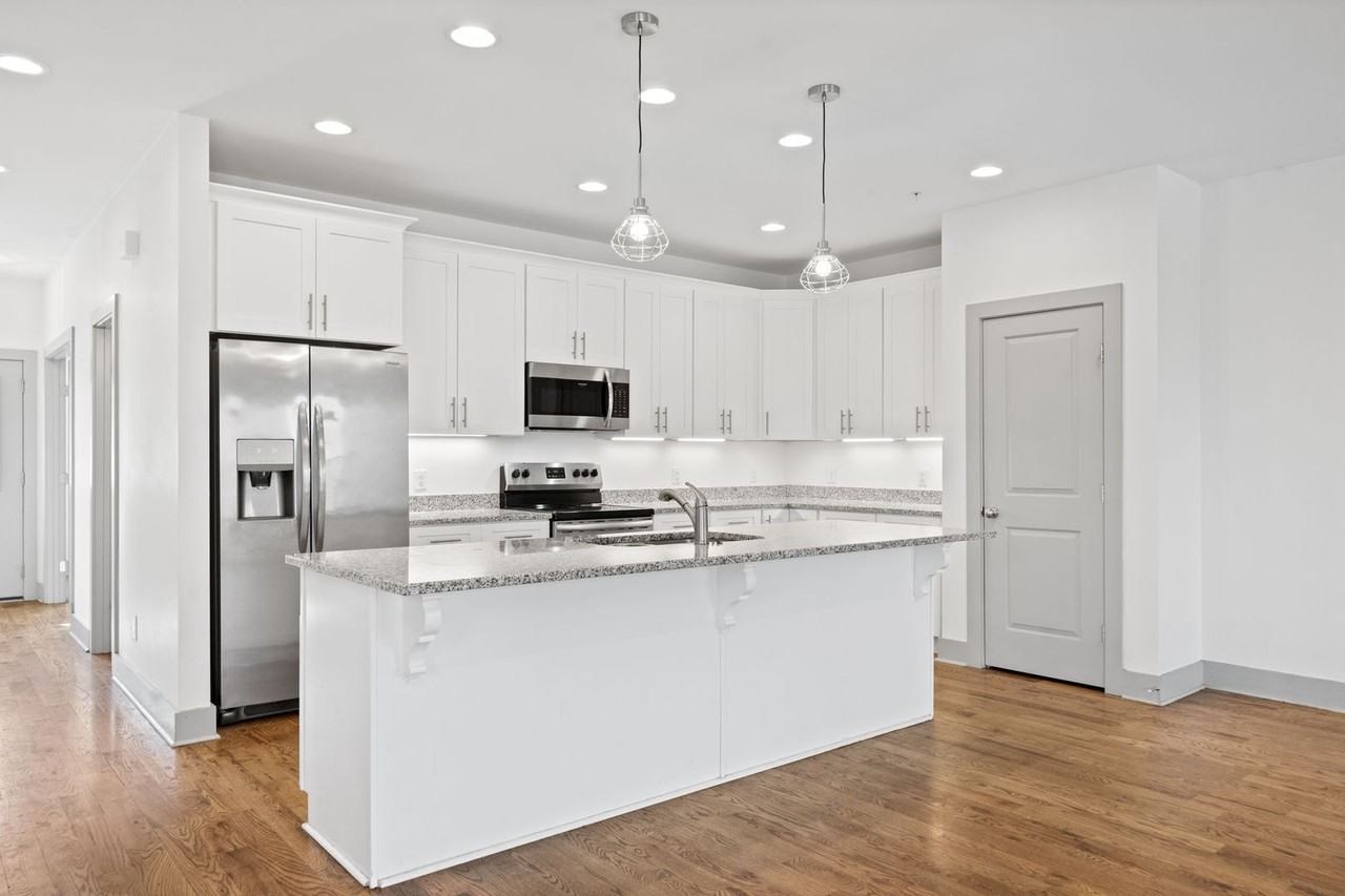 720 Flint Ridge Dr - Photo 3 of 36