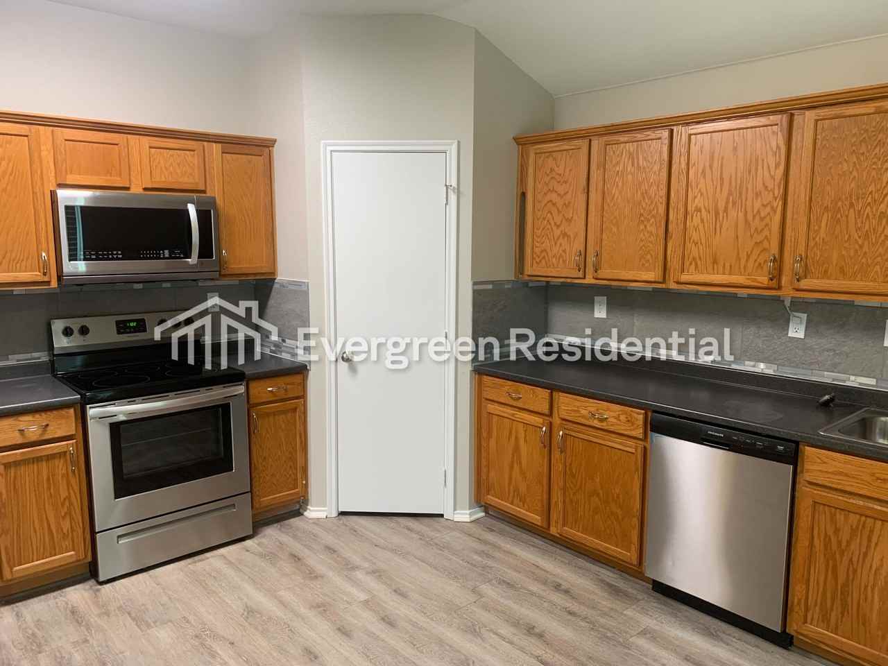 108 Angelina Dr - Photo 4 of 14