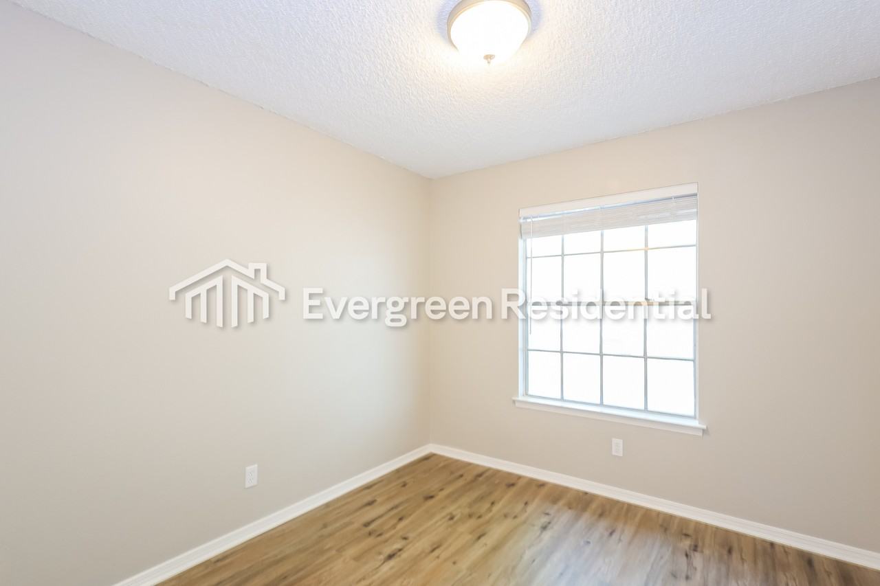 5930 Cliff Valley Dr - Photo 7 of 9