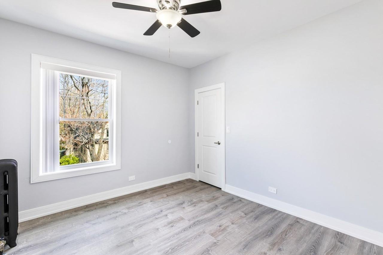 6954 N Wolcott Ave #1 - Photo 3 of 12