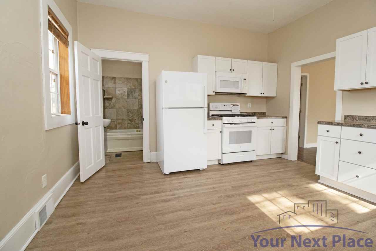 415 Riverside Avenue North - Photo 3 of 21