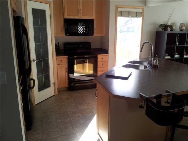 276 Panora St - Photo 3 of 10