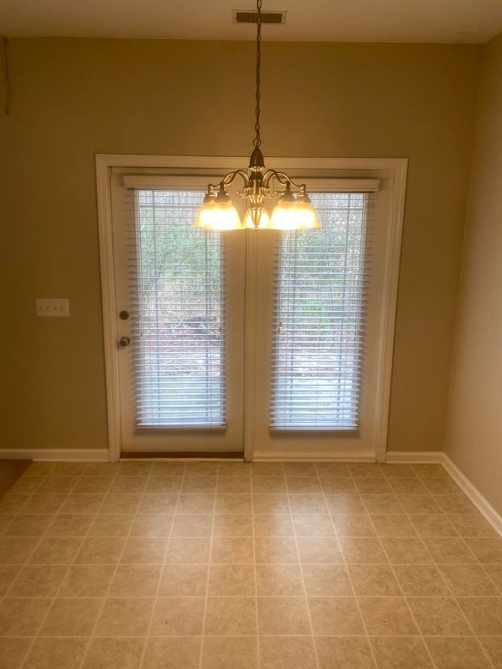 240 Summer Hill Way - Photo 6 of 12