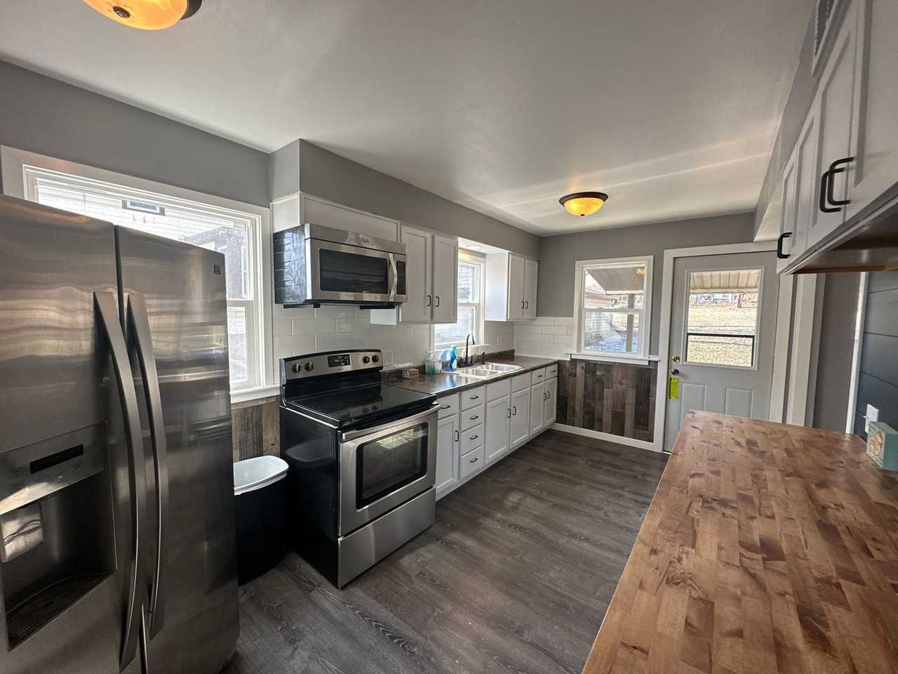 410 Union St - Photo 4 of 10