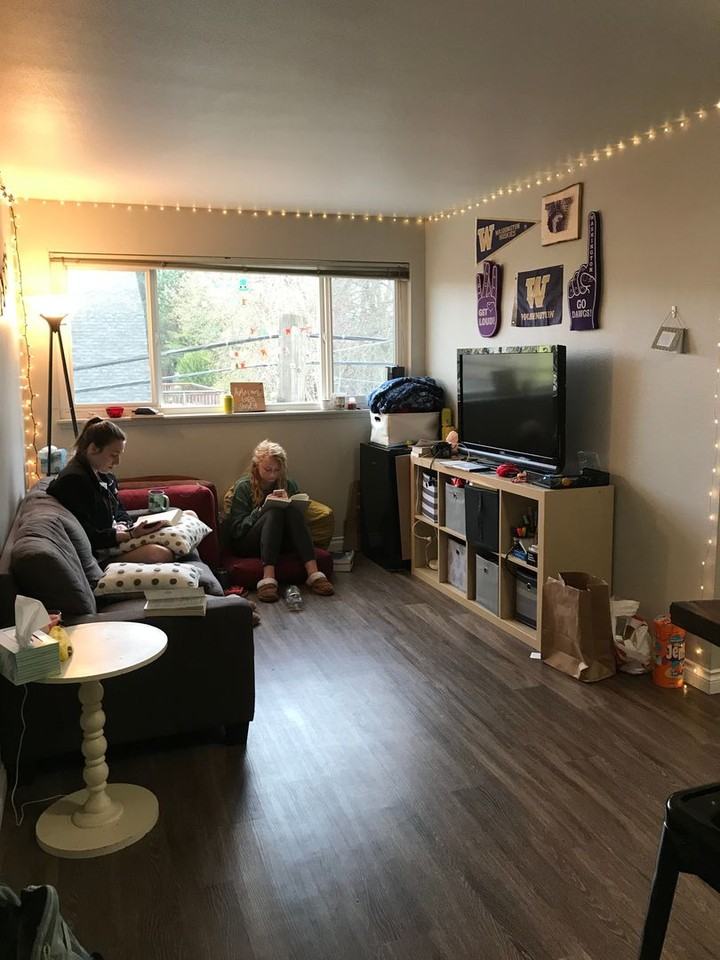Royal Manor Apartments - Photo 6 of 50