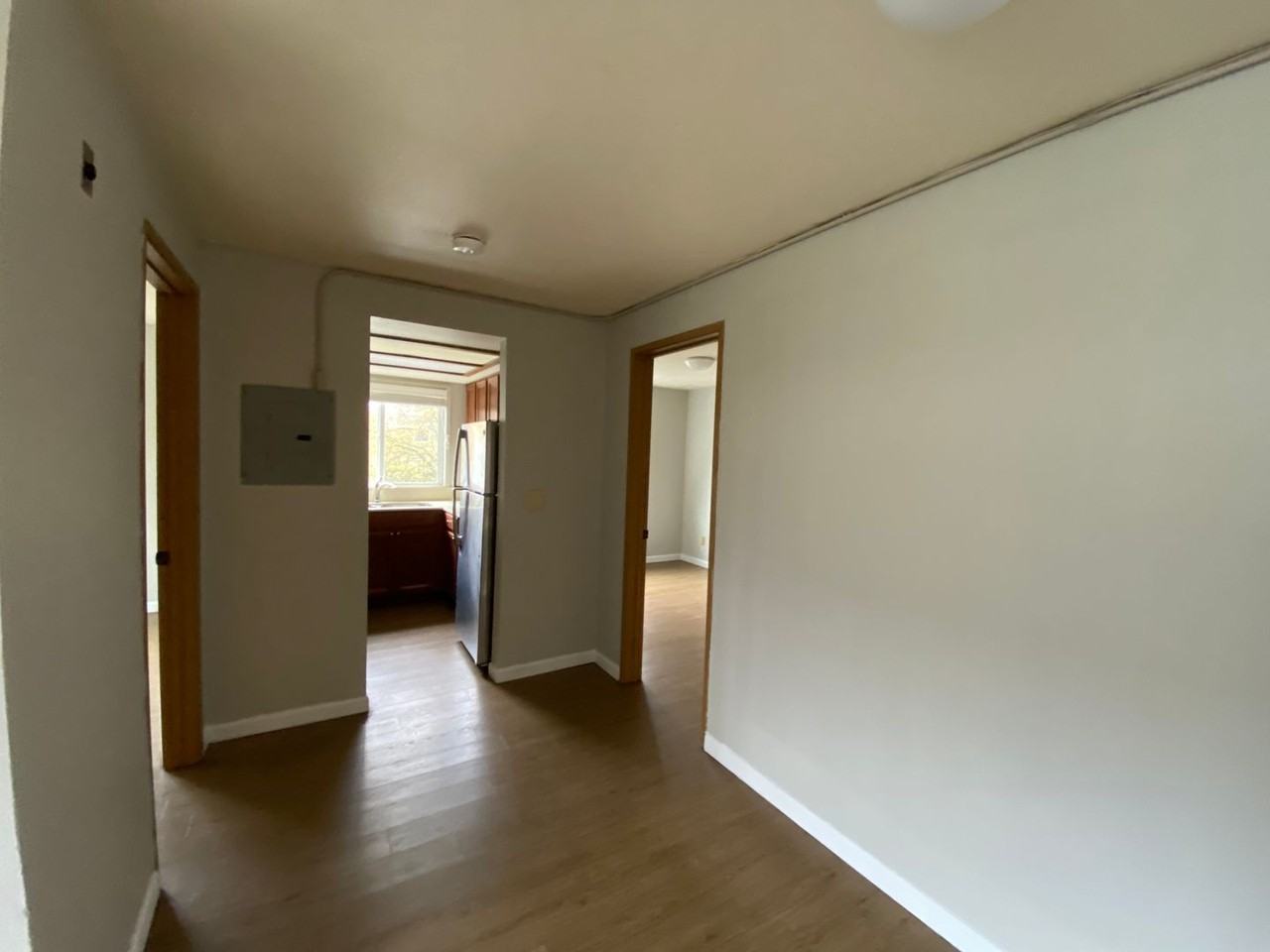 Royal Manor Apartments - Photo 7 of 50
