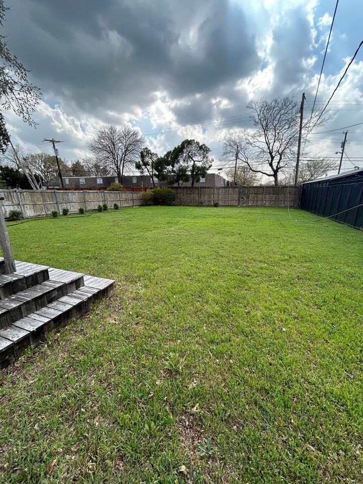 1255 San Patricio Dr - Photo 3 of 17