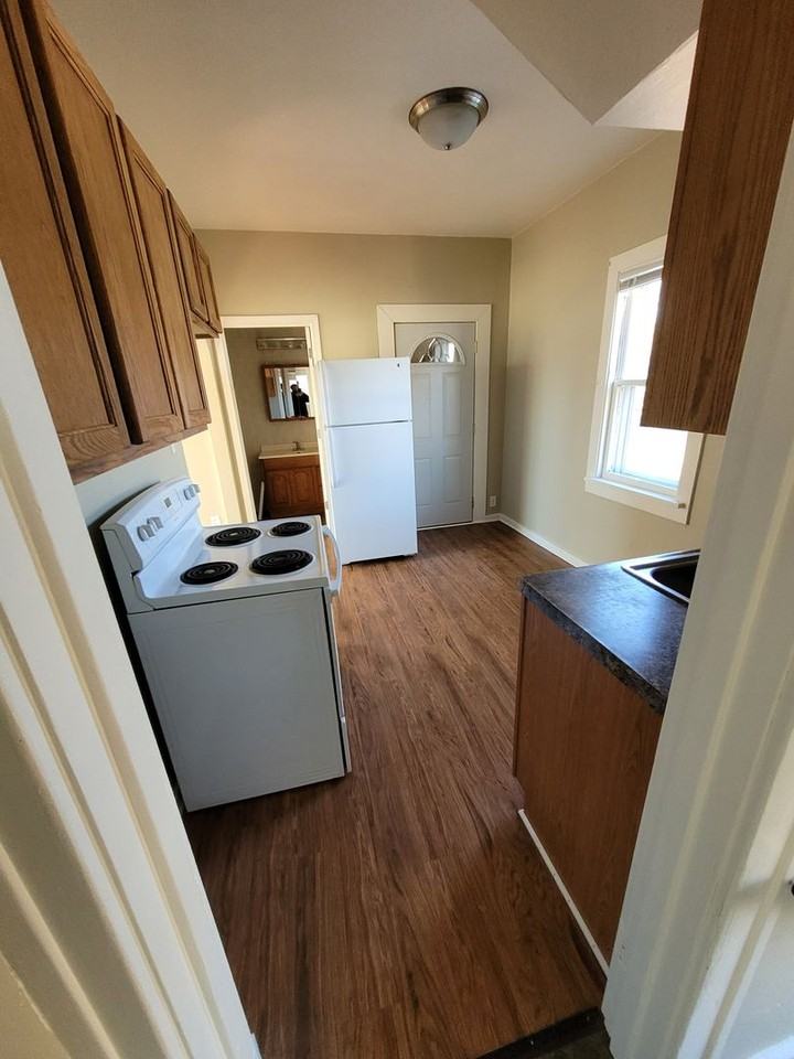 156 Fred St - Photo 3 of 18