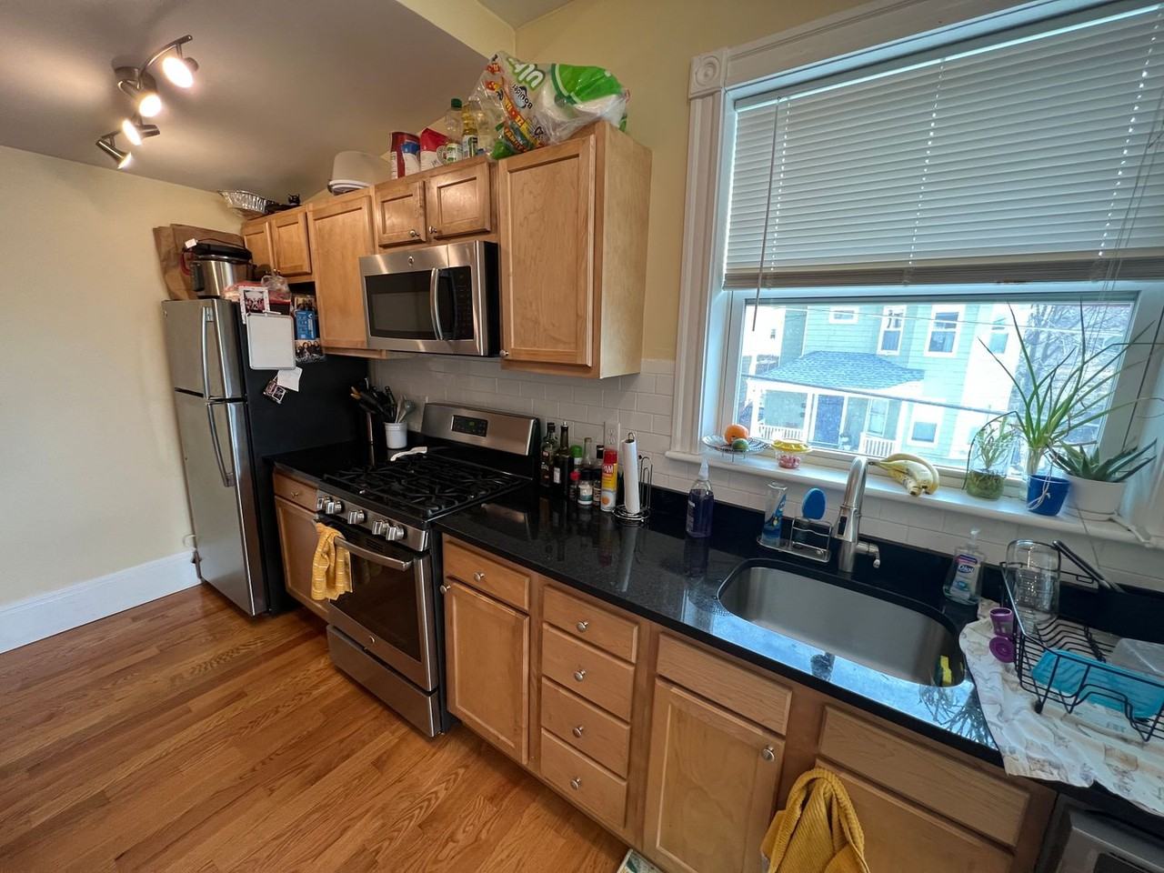 48-50 Lowell Street - Photo 7 of 46