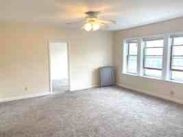 featured image of 1318 N Van Buren St