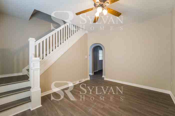 1128 Arch St - Photo 3 of 15