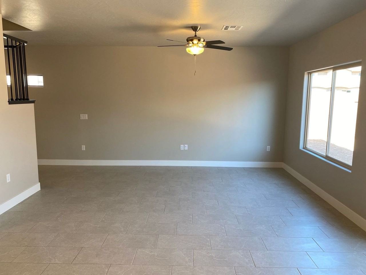 648 S Malorie Way - Photo 4 of 35