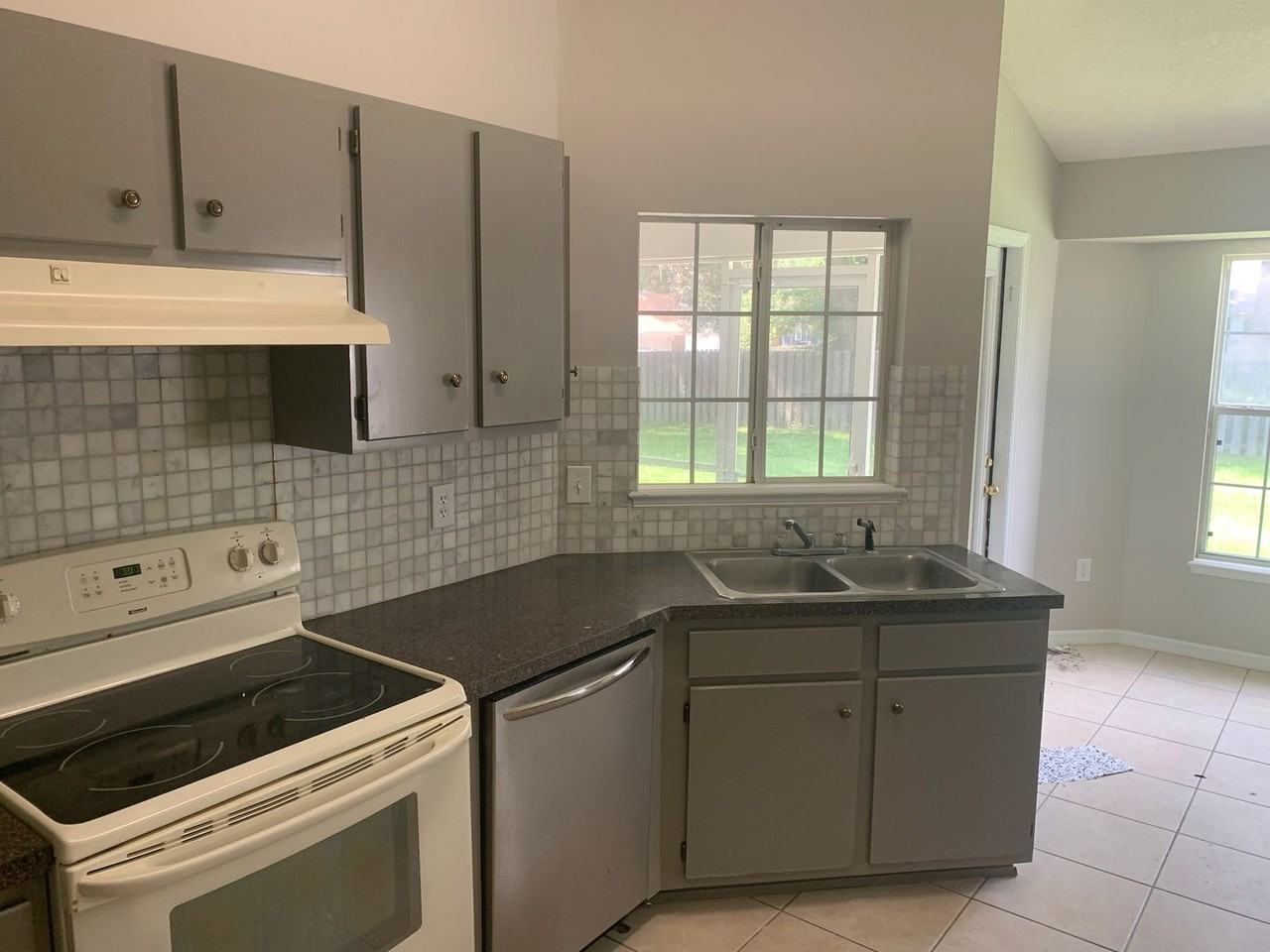 6738 Sw 81st St - Photo 4 of 17