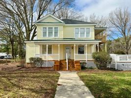 featured image of 803 N Mecklenburg Ave