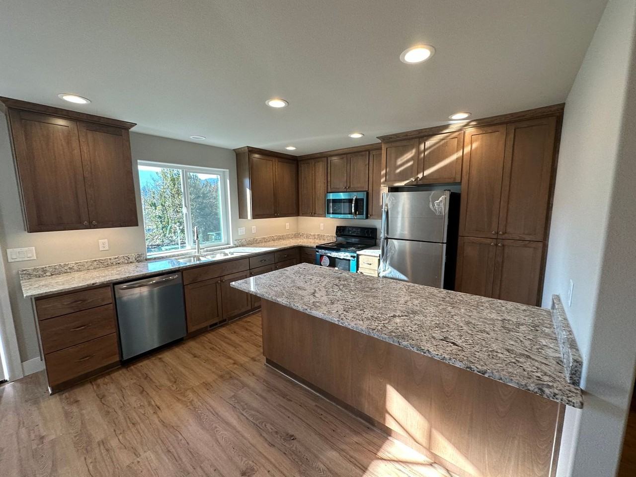 400 Nw 7th Ave - Photo 6 of 16