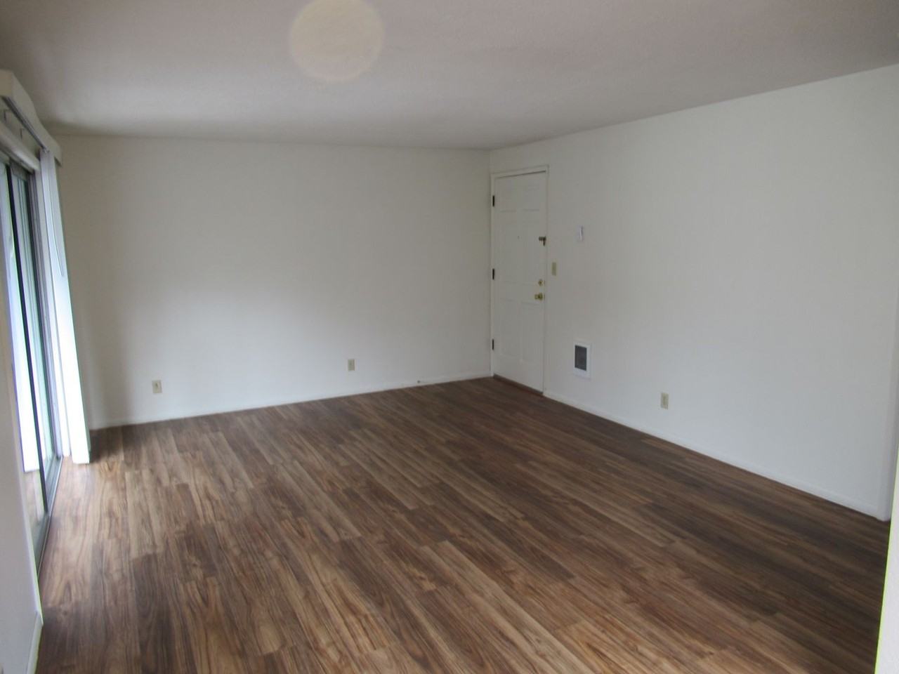 1115 Waller St Se - Photo 4 of 16