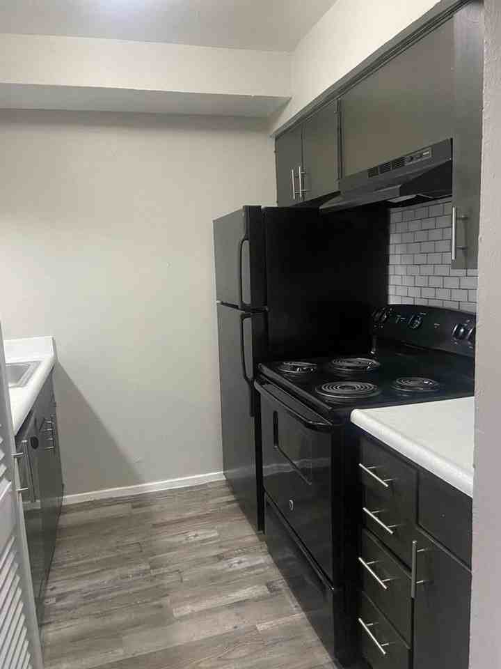 Tierra Del Sol Apartments - Photo 5 of 27