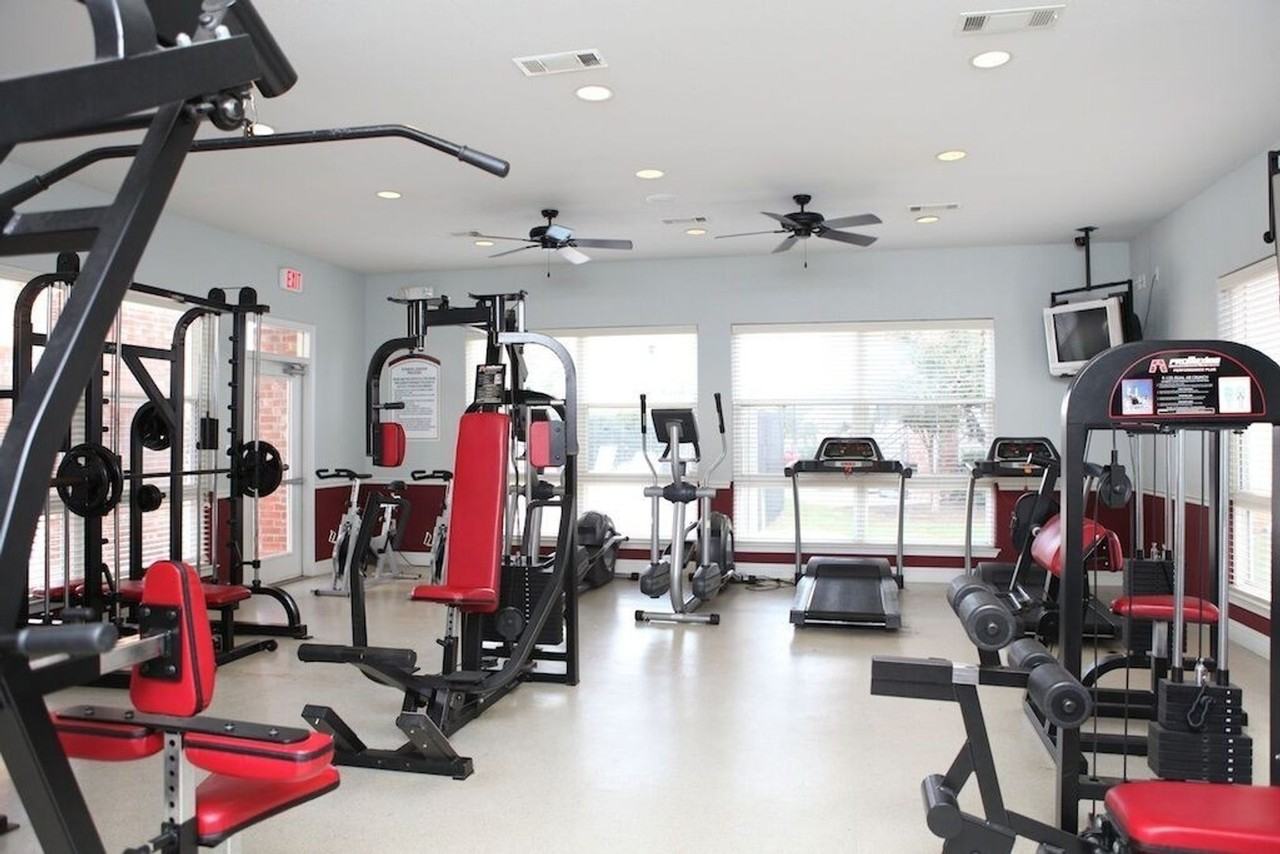 600 13th St E - Photo 5 of 30