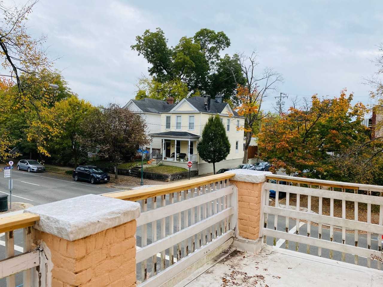 2 N. Dooley Ave. - Photo 3 of 31