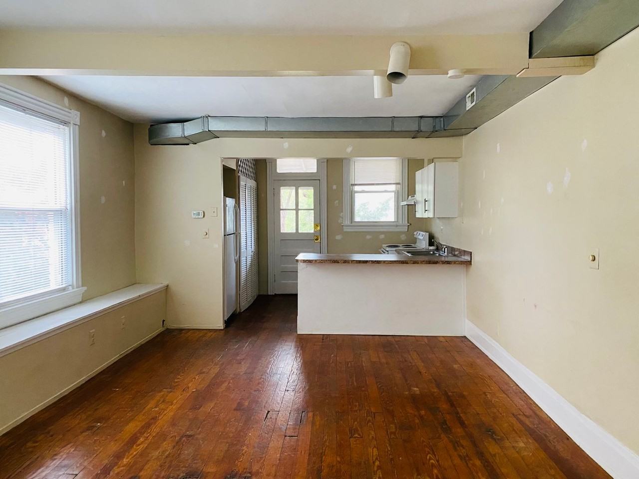 2 N. Dooley Ave. - Photo 5 of 31