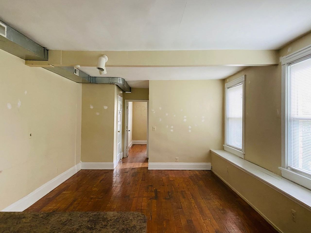 2 N. Dooley Ave. - Photo 6 of 31