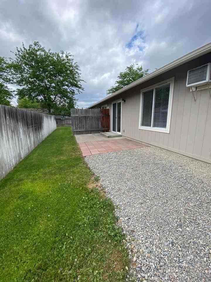 3558 N 15th St - Photo 4 of 32