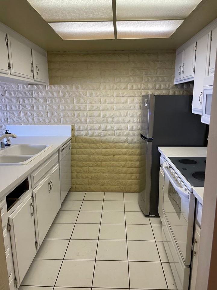 439 Ala Wai Blvd #103 - Photo 5 of 22