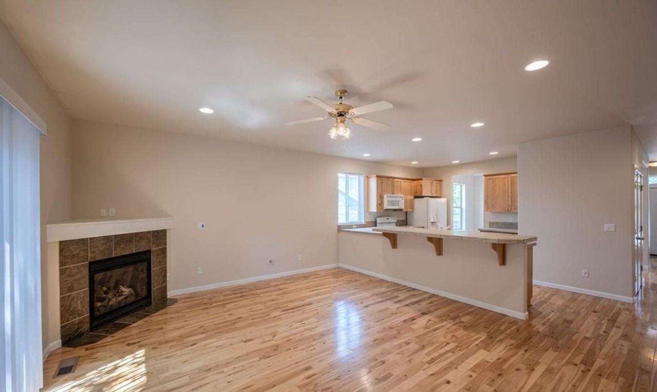 20701 Wandalea Dr - Photo 2 of 18