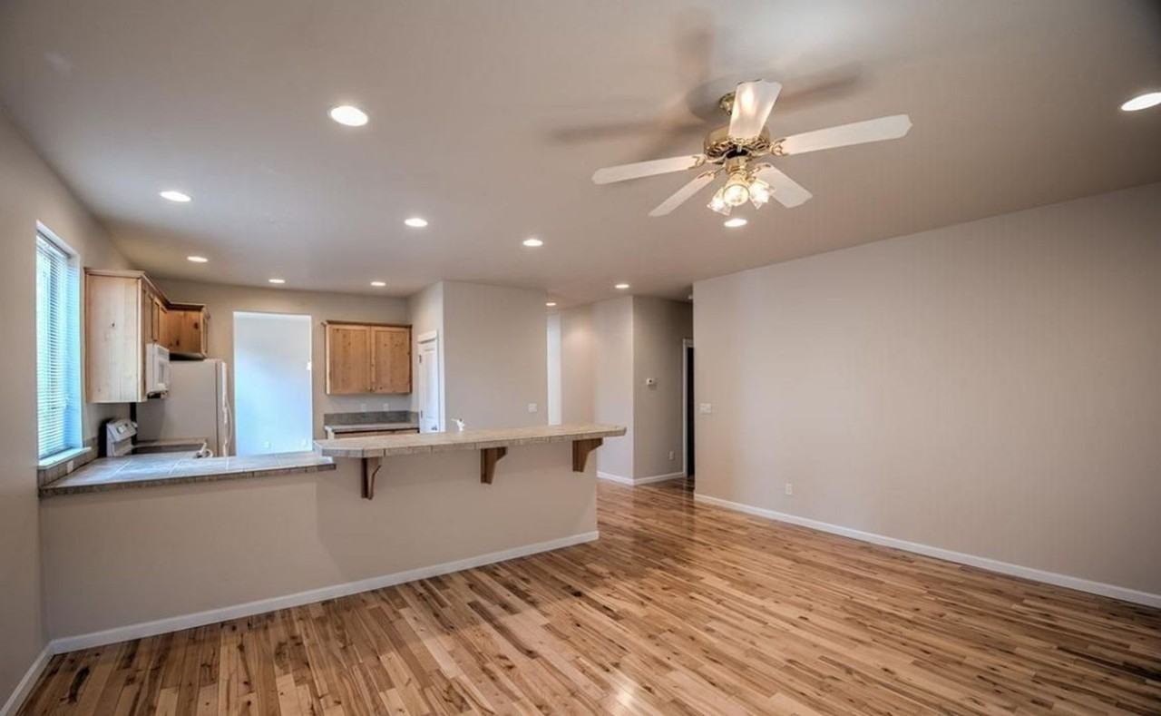 20701 Wandalea Dr - Photo 3 of 18