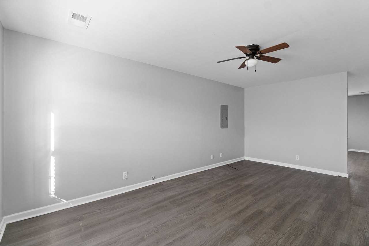 1106 Keith Ave - Photo 5 of 25