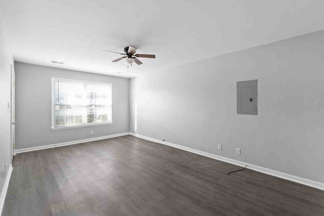 1106 Keith Ave - Photo 6 of 25