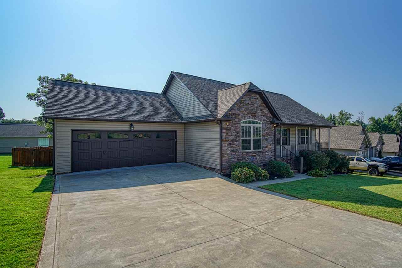 527 Cornucopia Ln - Photo 3 of 36