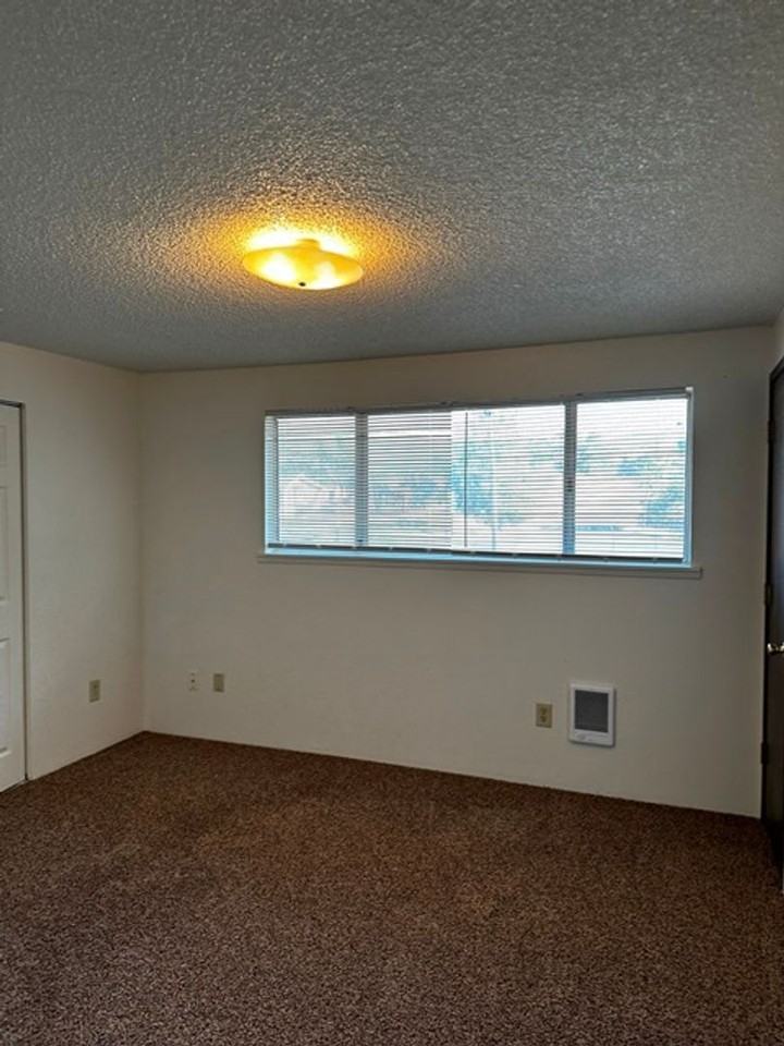 20 Nevada St - Photo 6 of 9