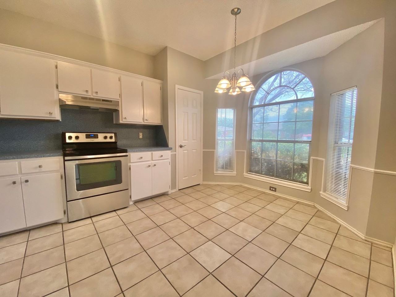 6112 9th St - Photo 4 of 15
