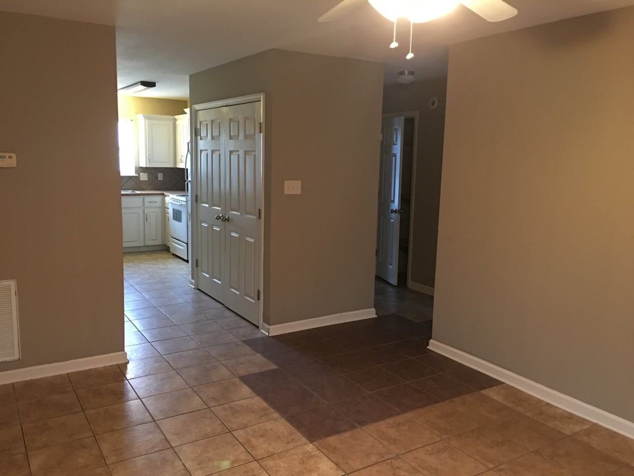 303 E Georgia St - Photo 3 of 22