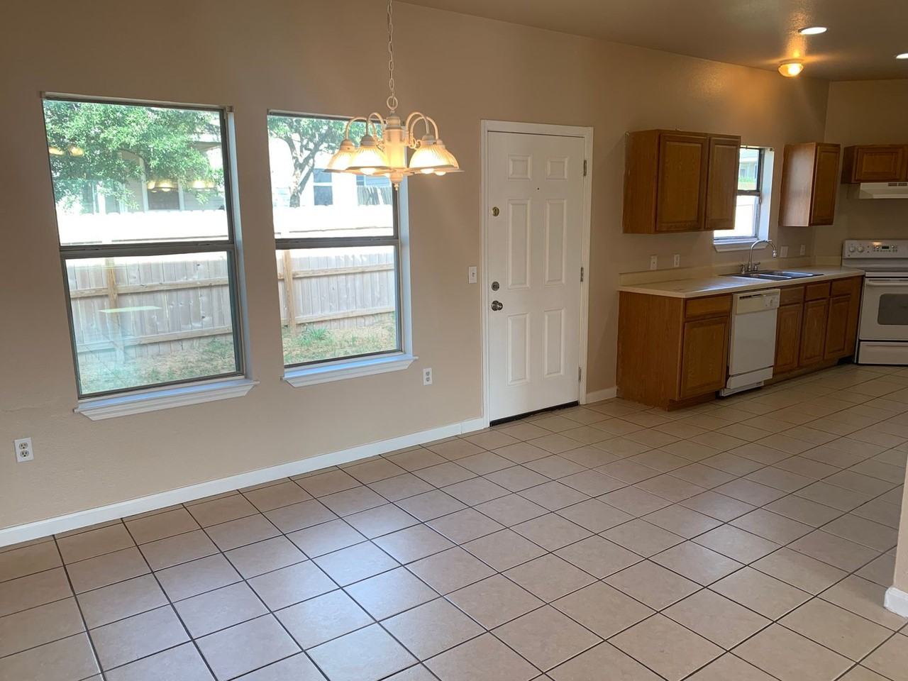 6911 Hallie Rdg - Photo 2 of 23