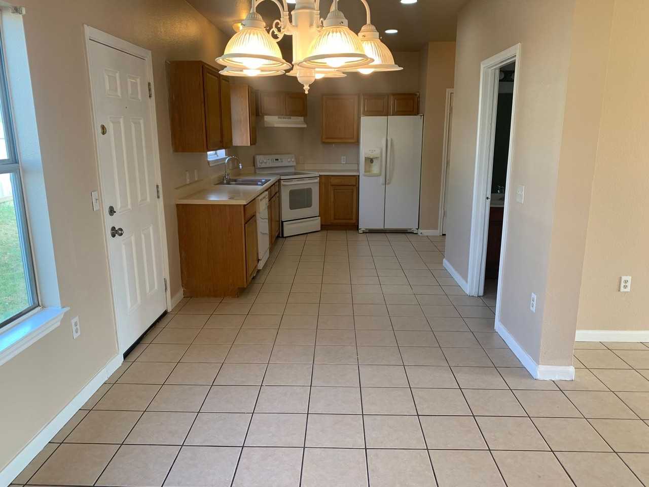 6911 Hallie Rdg - Photo 5 of 23