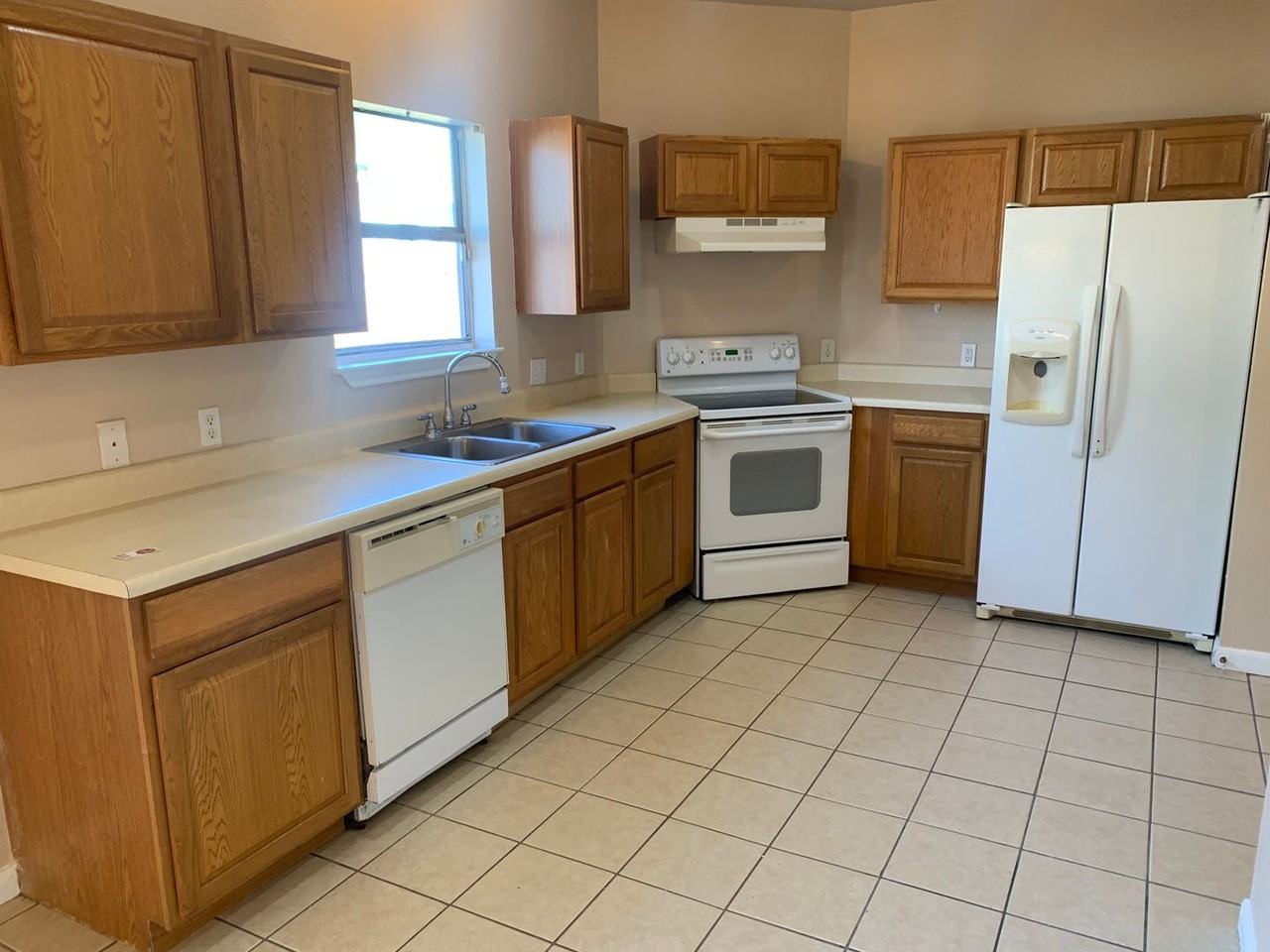 6911 Hallie Rdg - Photo 7 of 23