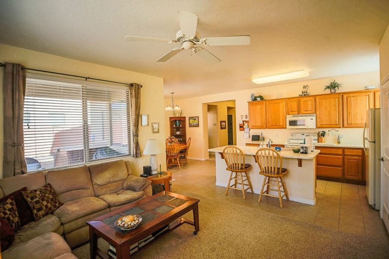 1411 N Sunridge Cir - Photo 3 of 21