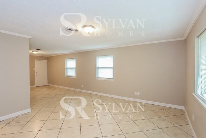 7461 Meadowcrest Dr - Photo 3 of 16
