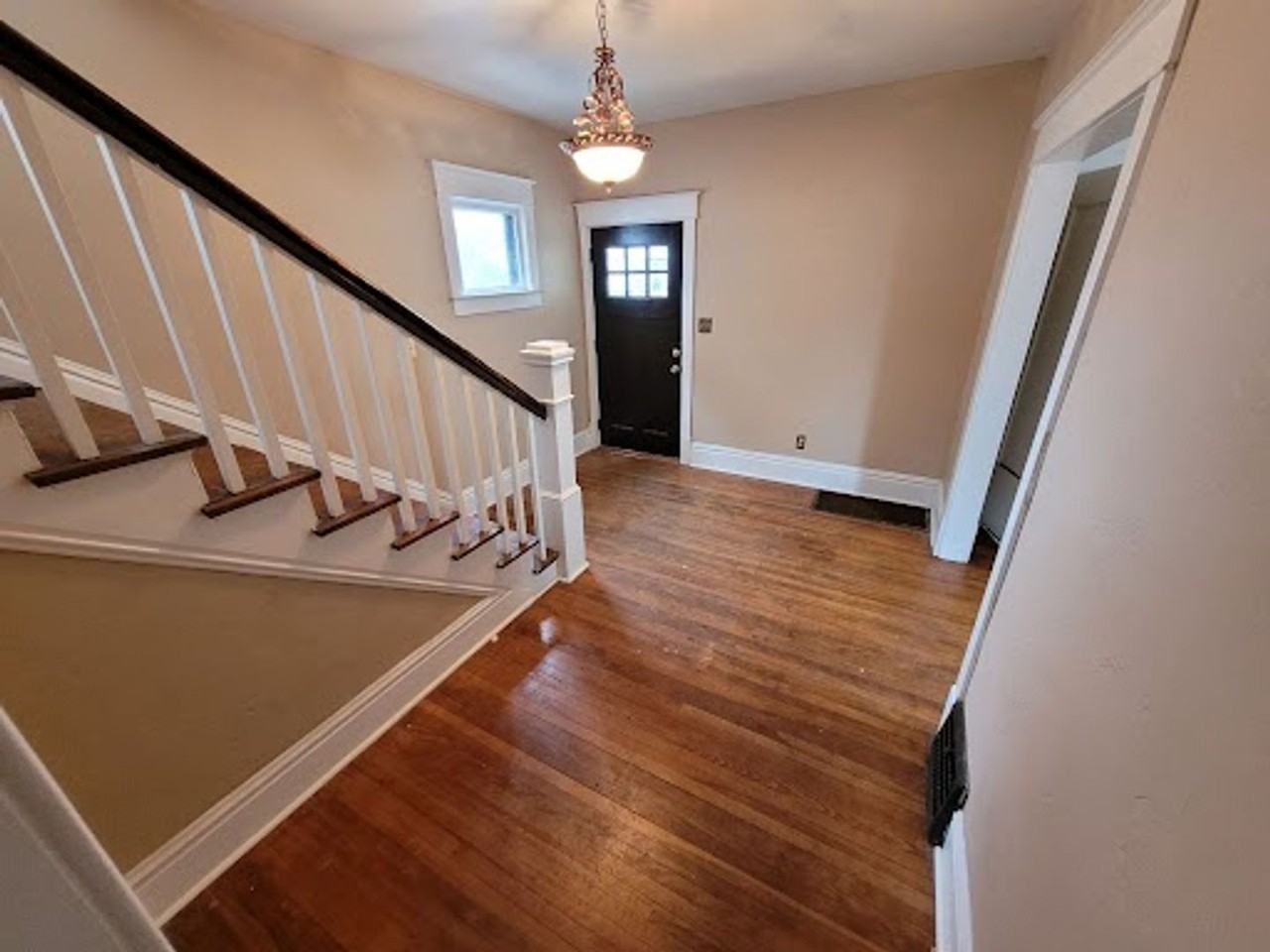 1618 E 13th St - Photo 3 of 17